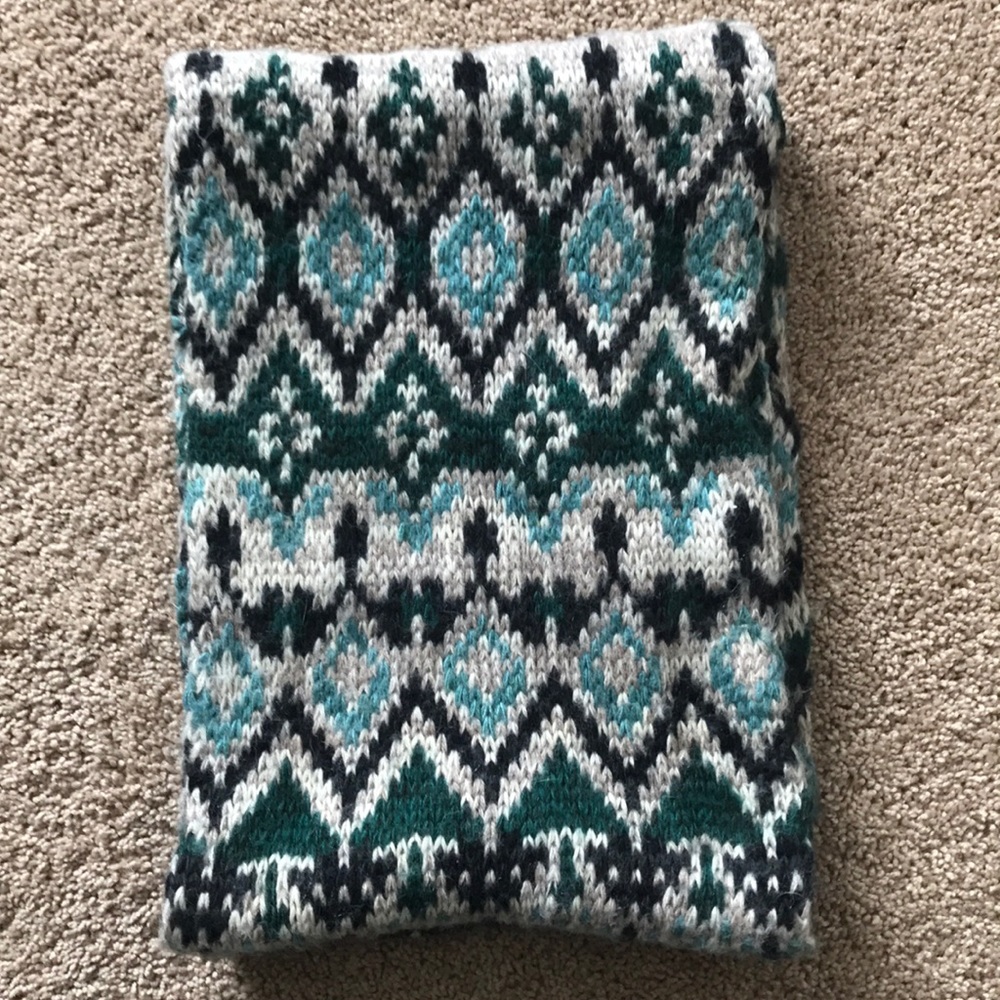 Knit scarf